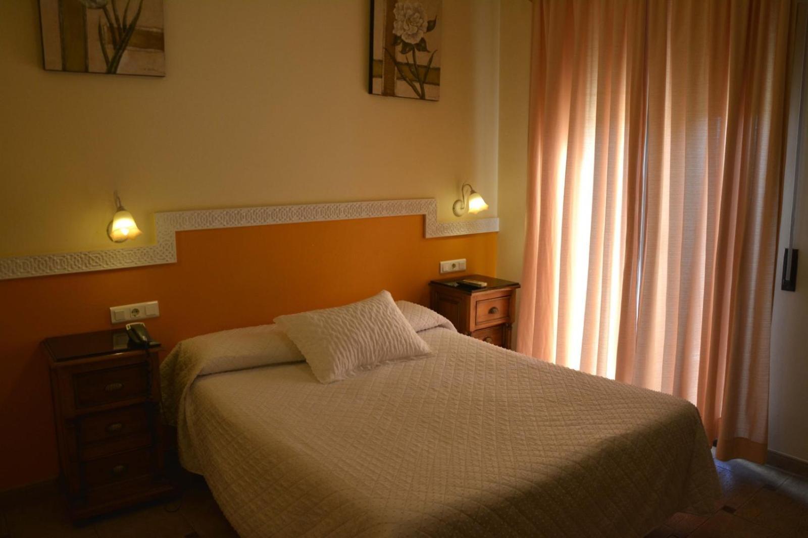 Hotel Sierra De Araceli Lucena Exteriör bild