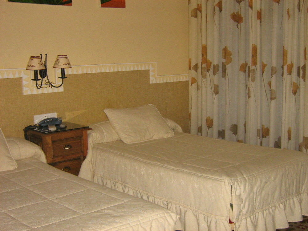 Hotel Sierra De Araceli Lucena Exteriör bild